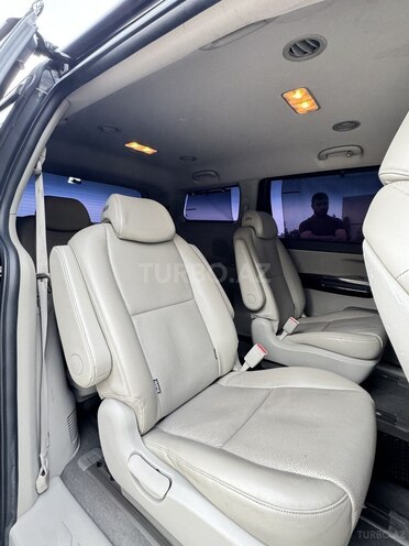Kia Carnival-18