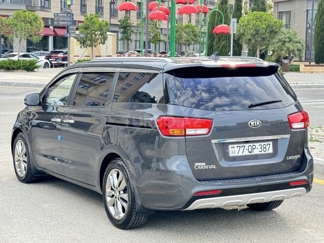Kia Carnival-6