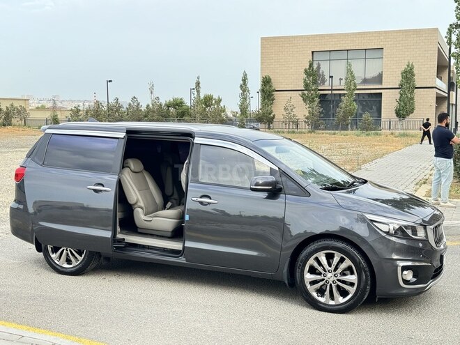 Kia Carnival-8