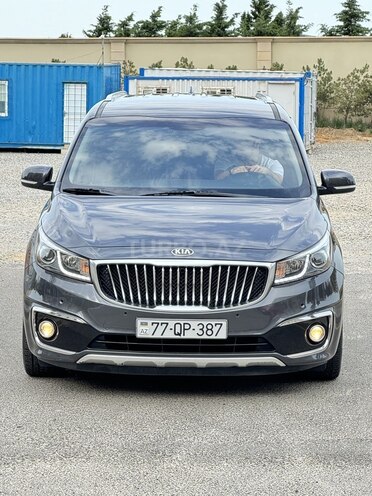 Kia Carnival-2