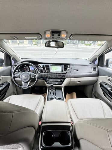 Kia Carnival-4