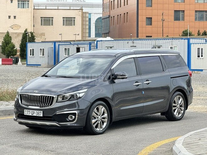 Kia Carnival-5