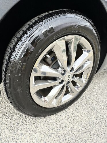 Kia Carnival-21