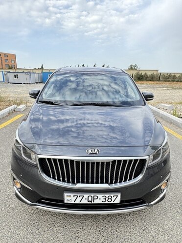 Kia Carnival-11