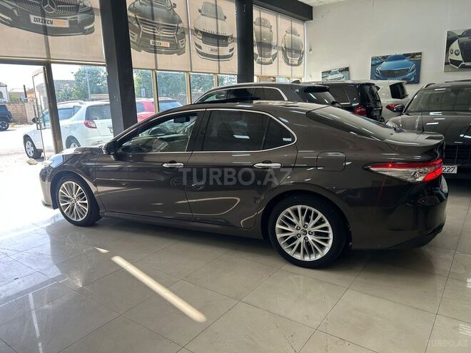 Toyota Camry-12