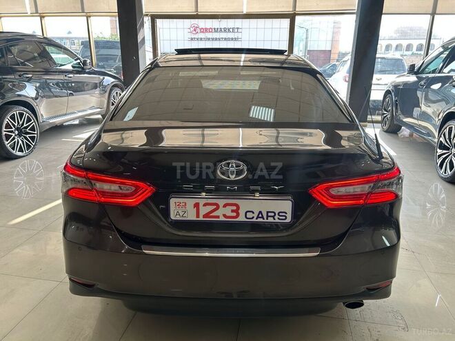 Toyota Camry-11