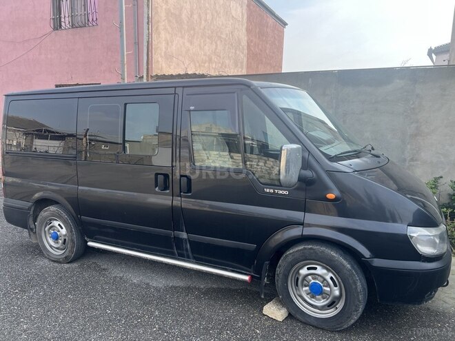 Ford Transit-4