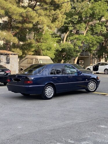 Mercedes C 240 1999, 215,143 km - 2.4 l - Bakı