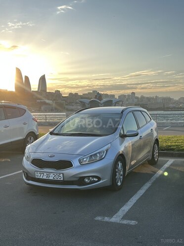 Kia  2013, 283,500 km - 1.4 l - Bakı