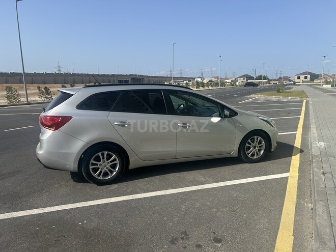 Kia  2013, 283,500 km - 1.4 l - Bakı