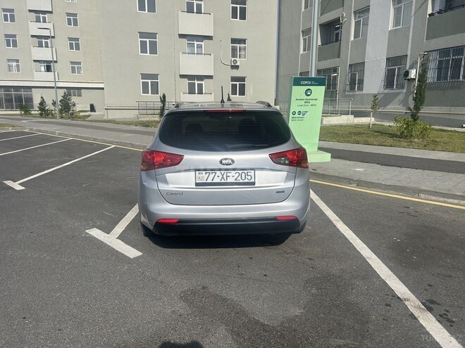 Kia  2013, 283,500 km - 1.4 l - Bakı