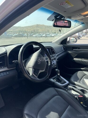 Hyundai Avante 2016, 170,000 km - 1.6 l - Bakı