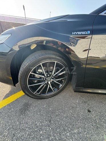 Toyota Camry-12