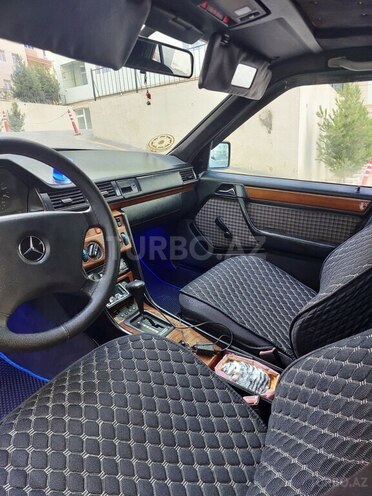 Mercedes E 250 1992, 420,000 km - 2.5 l - Bakı