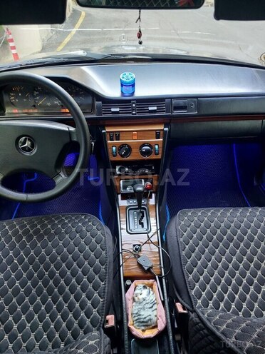 Mercedes E 250 1992, 420,000 km - 2.5 l - Bakı