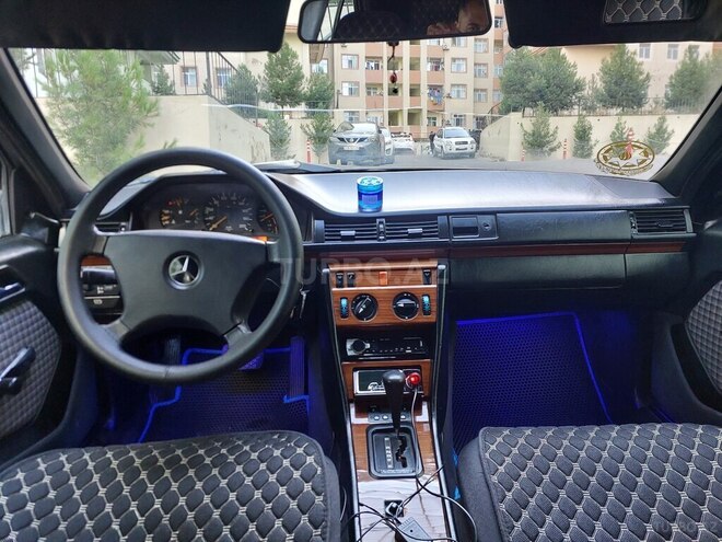 Mercedes E 250 1992, 420,000 km - 2.5 l - Bakı
