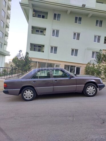 Mercedes E 250 1992, 420,000 km - 2.5 l - Bakı