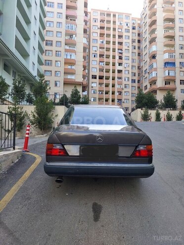 Mercedes E 250 1992, 420,000 km - 2.5 l - Bakı