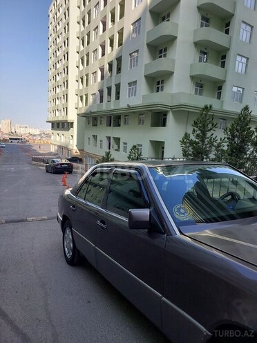 Mercedes E 250 1992, 420,000 km - 2.5 l - Bakı