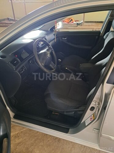 Toyota Corolla 2004, 298,551 km - 1.4 l - Beyləqan