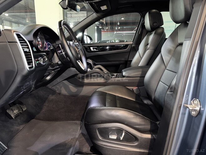 Porsche Cayenne-7