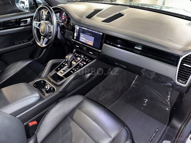 Porsche Cayenne-11