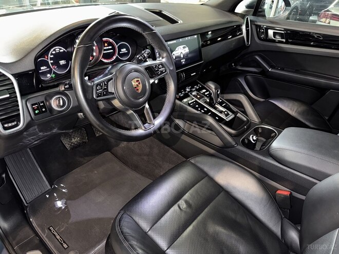 Porsche Cayenne-8