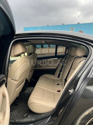 BMW 528-9