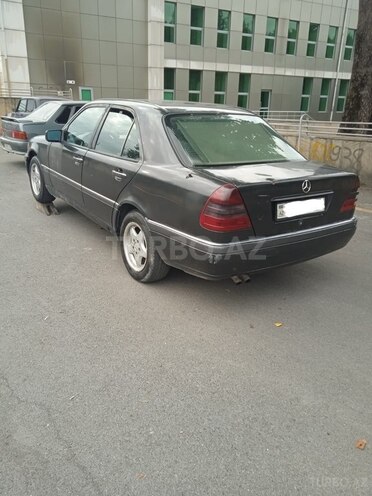 Mercedes C 220 1995, 377,000 km - 2.2 l - İsmayıllı