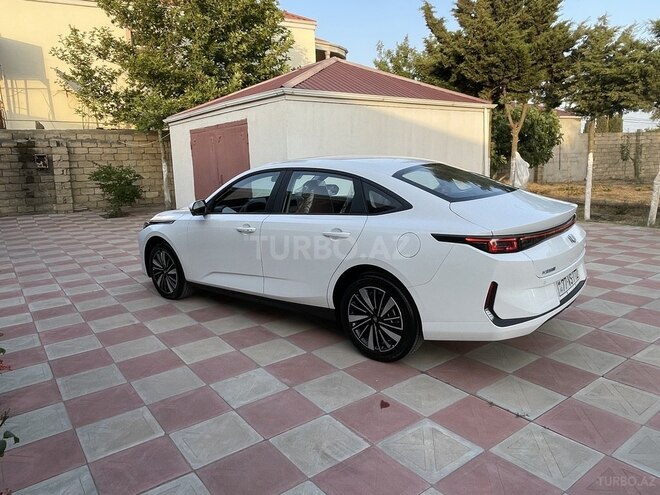 Changan Qiyuan A05 2025, 0 km - 1.5 л - Bakı