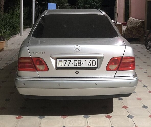 Mercedes E 240 1999, 562,000 km - 2.4 l - Füzuli