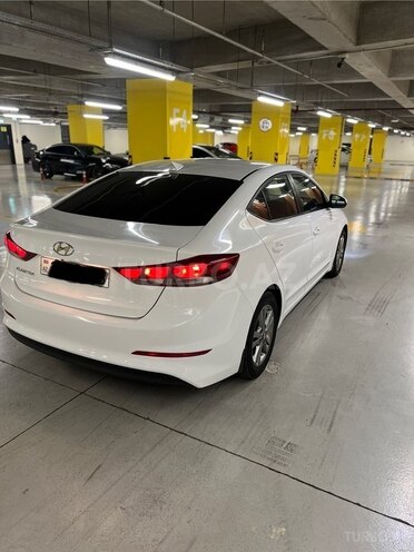 Hyundai Elantra 2018, 99,772 km - 2.0 л - Gəncə