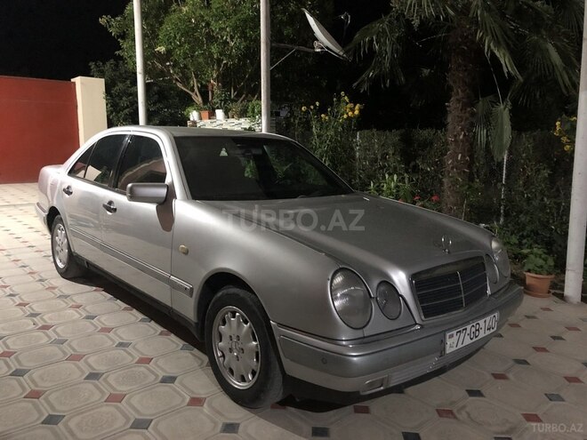 Mercedes E 240 1999, 562,000 km - 2.4 l - Füzuli