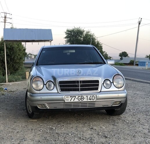 Mercedes E 240 1999, 562,000 km - 2.4 l - Füzuli