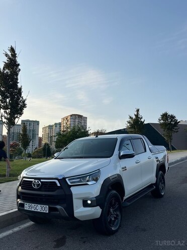 Toyota Hilux 2020, 165,000 km - 2.4 l - Bakı