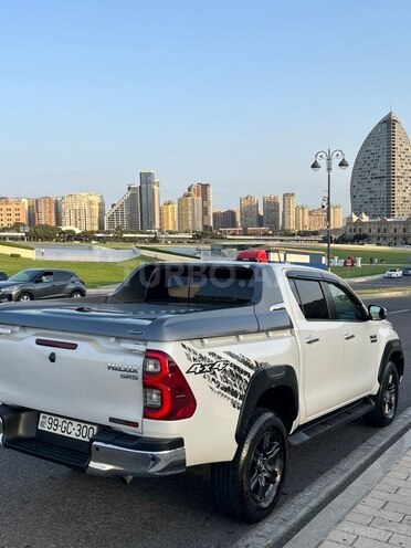 Toyota Hilux 2020, 165,000 km - 2.4 l - Bakı