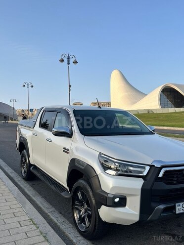Toyota Hilux 2020, 165,000 km - 2.4 l - Bakı