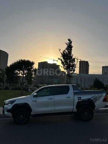 Toyota Hilux 2020, 165,000 km - 2.4 l - Bakı