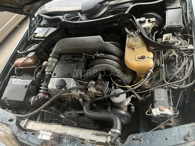 Mercedes E 250 1996, 255,888 km - 2.5 l - Gəncə