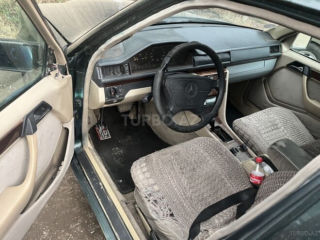 Mercedes E 250 1996, 255,888 km - 2.5 l - Gəncə
