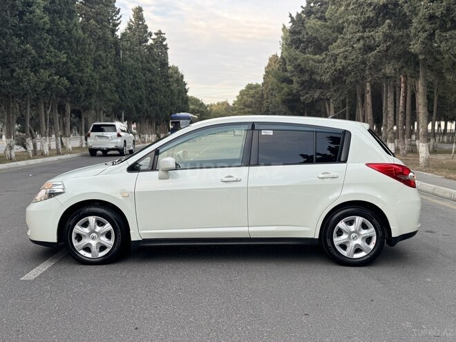 Nissan Tiida-4