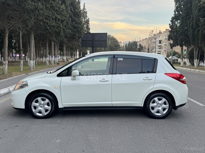 Nissan Tiida-9