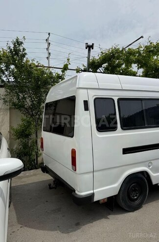 Mercedes 208 D 1993, 220,000 km - 2.5 л - Bakı