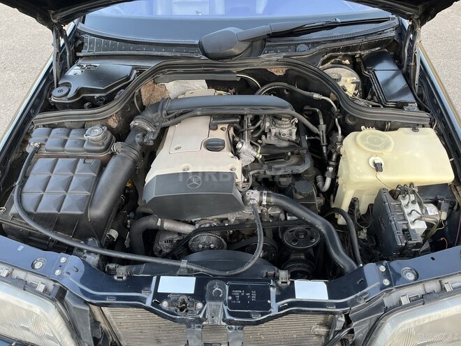 Mercedes C 200 2000, 295,000 km - 2.0 l - Salyan