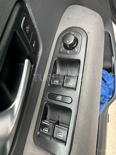 Volkswagen Amarok-10