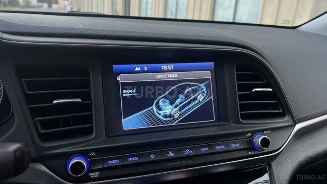 Hyundai Elantra-10