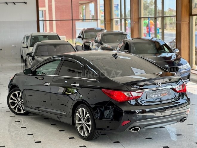 Hyundai Sonata-11
