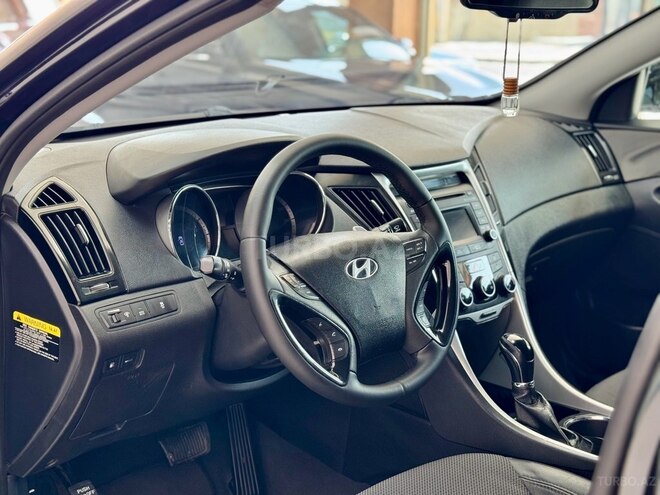 Hyundai Sonata-18
