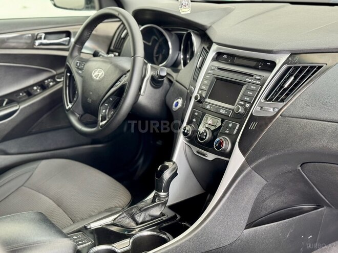 Hyundai Sonata-20