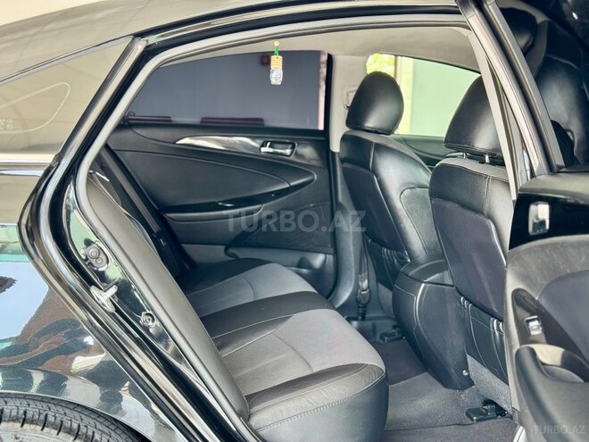 Hyundai Sonata-27